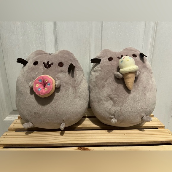 Pusheen The Cat-3 + Miniso Little Monster + Tasty Peach Meowchi Cat Plush + Book - Picture 3 of 16